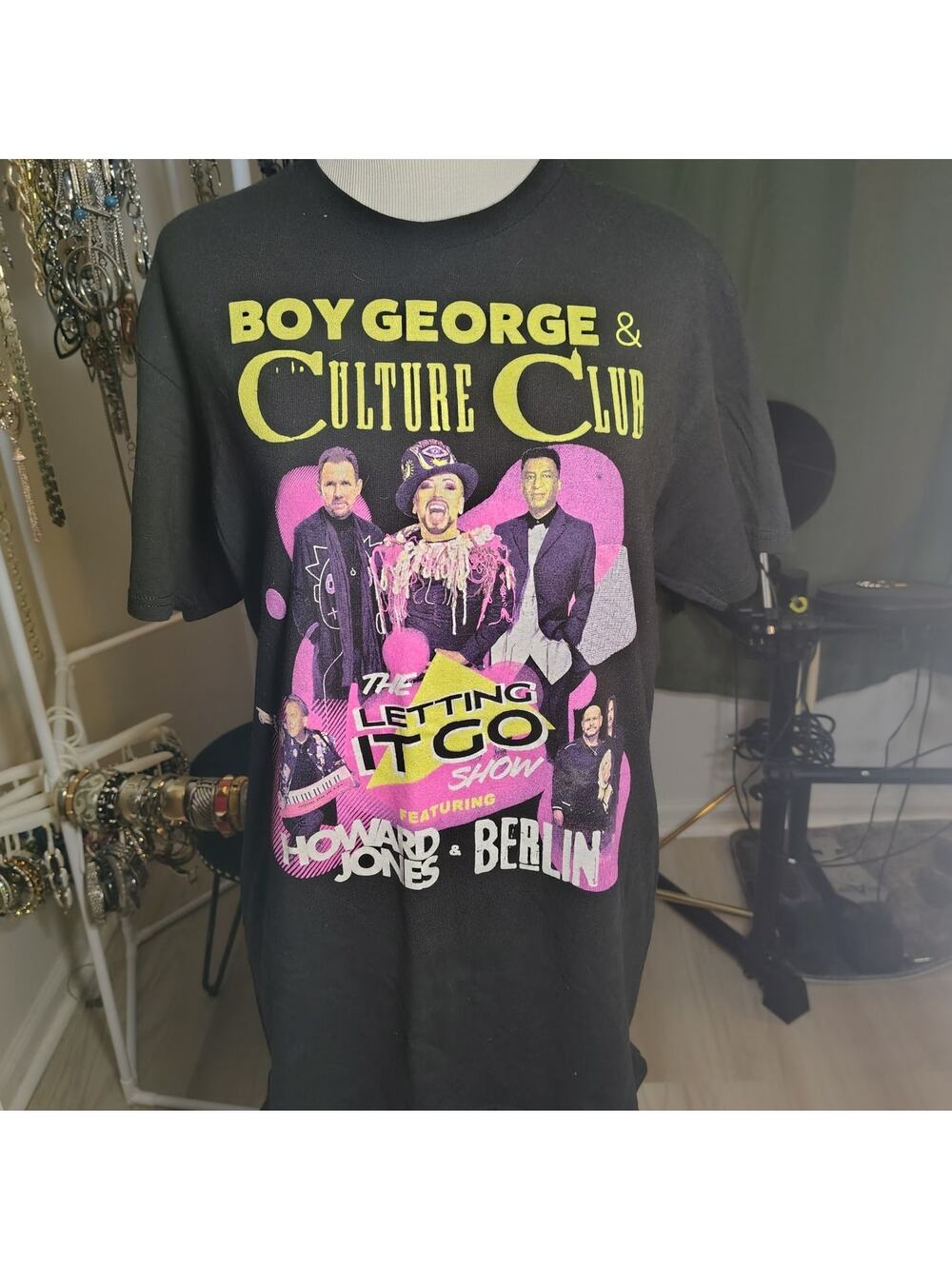 CLASSIC ROCK VINTAGE OR PRE-WORN T-SHIRT ***CULTURE CLUB***